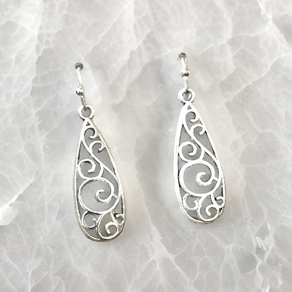 Vintage Style Silver Tone Hoop Dangle Earrings - Picture 2 of 5